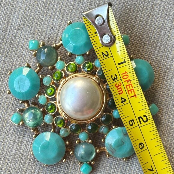 Vintage Inspired Faceted Faux Turquoise Pearl Green Burst Gold Tone Brooch - Picture 7 of 9